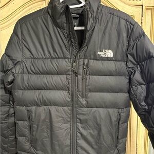 The North Face Men's XS Black 550 Puffer Jacket